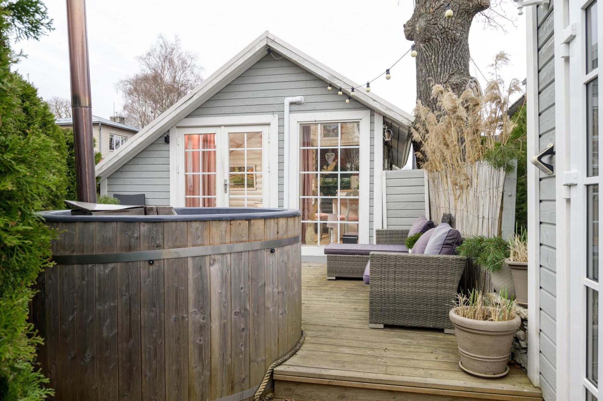 Guesthouse Delisa Parnu Exterior photo